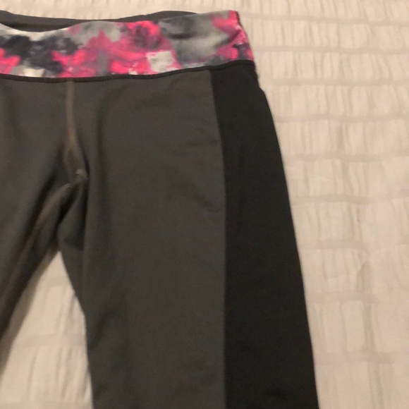 Workout pants - Picture 3 of 3